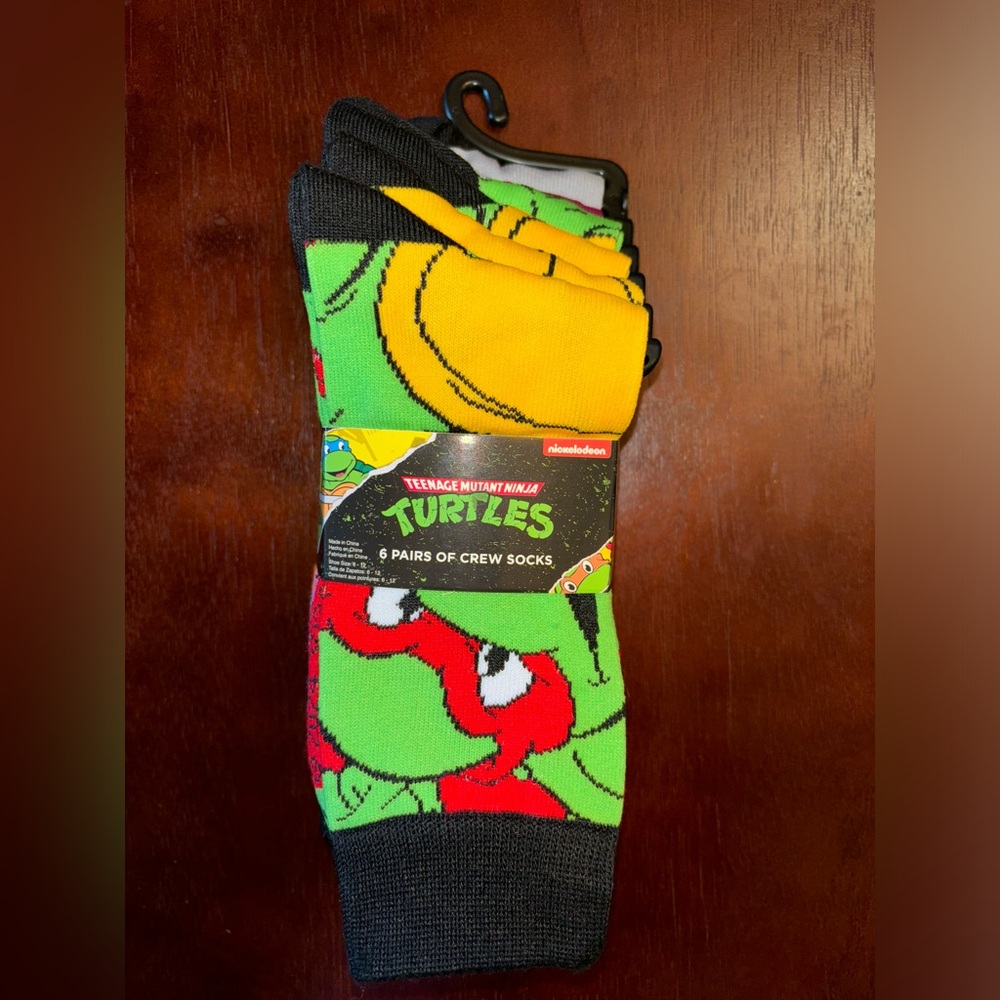 TEENAGE MUTANT NINJA TURTLES CREW SOCKS NWT MEN’S SHOE SIZE 6-12